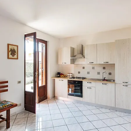 לינה וארוחת בוקר Casa Papiro ליפארי