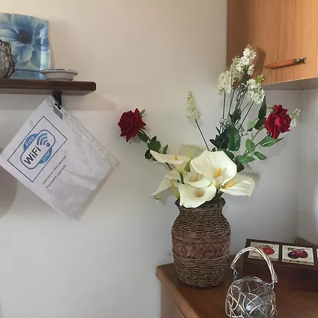 Casa Papiro לינה וארוחת בוקר ליפארי