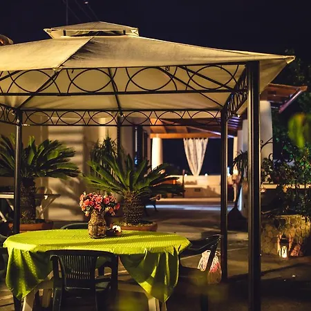 לינה וארוחת בוקר Casa Papiro