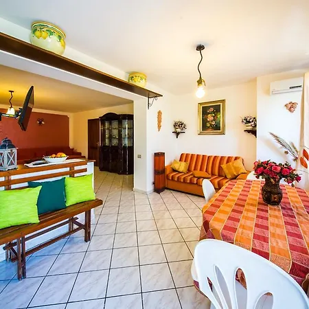Casa Papiro לינה וארוחת בוקר ליפארי