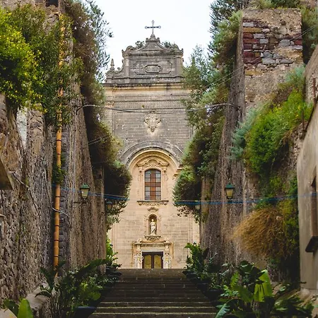 לינה וארוחת בוקר Casa Papiro
